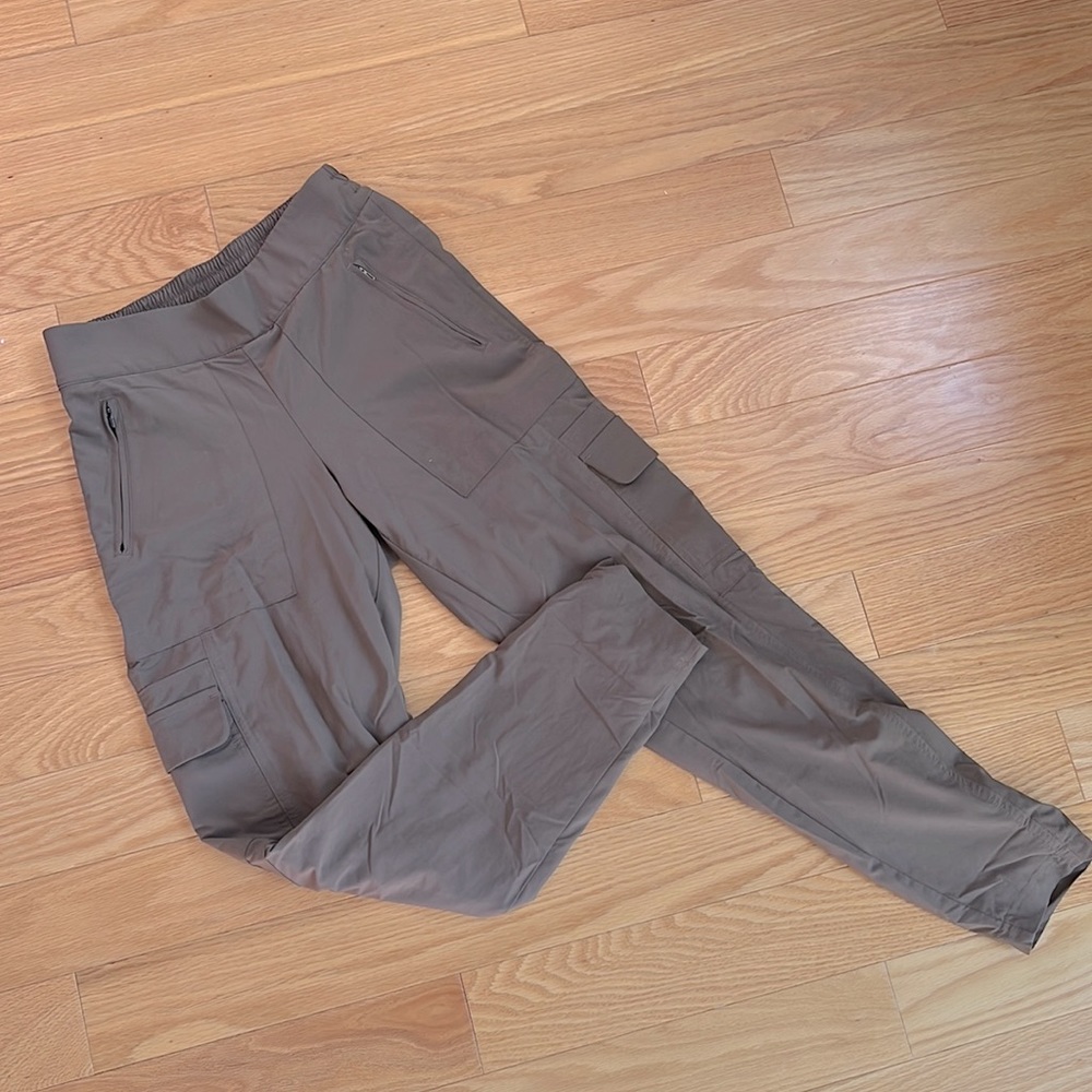 ATHLETA CARGO PANT